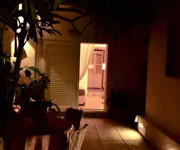 House Πανσιόν 4*